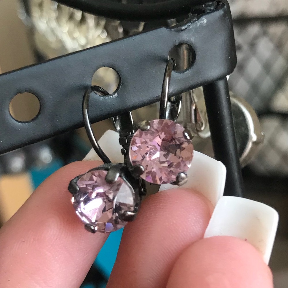Cushioncut dangle